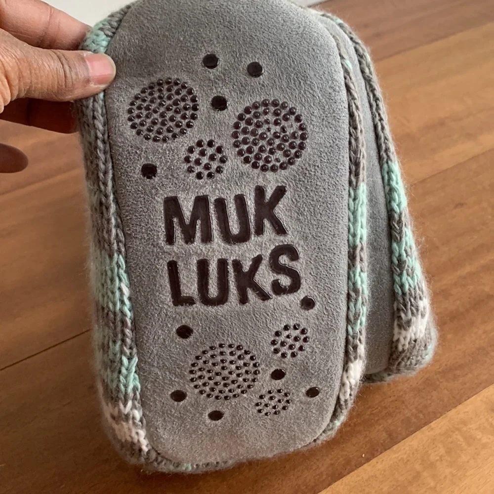 Muk Luks NEW Sleeper Socks Infused with Shea Butter Blue Multi OS Slipper Socks